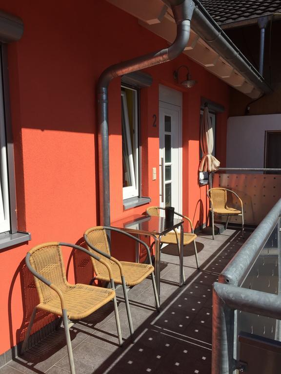 Gaestehaus Durst รูสท์ ภายนอก รูปภาพ