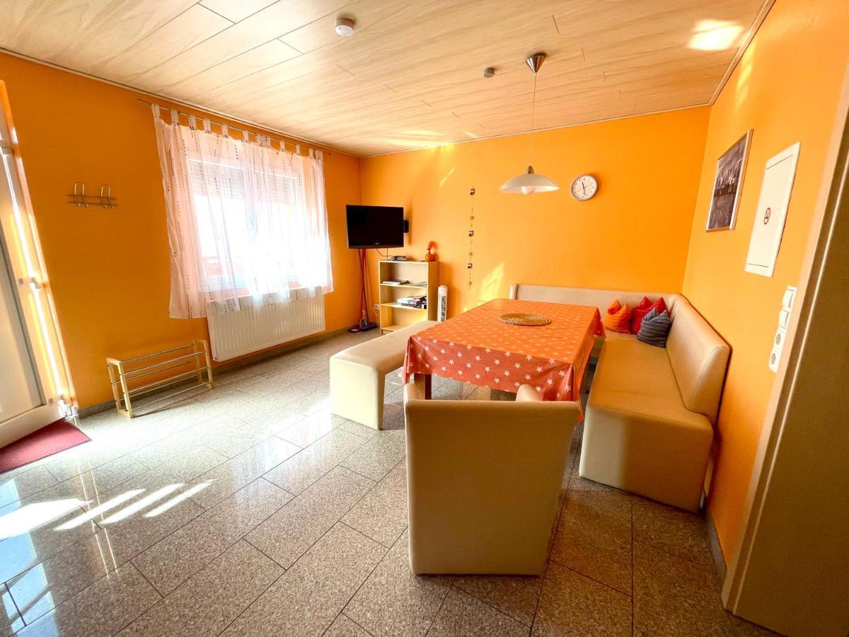 Gaestehaus Durst รูสท์ ภายนอก รูปภาพ