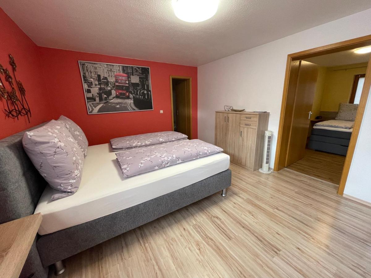 Gaestehaus Durst รูสท์ ภายนอก รูปภาพ